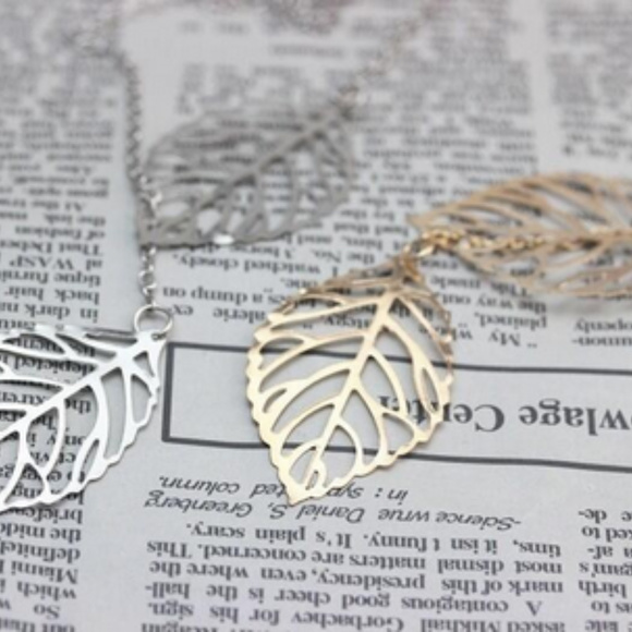 🍒 REI Adjustable Double Leaf Necklace - Picture 4 of 6